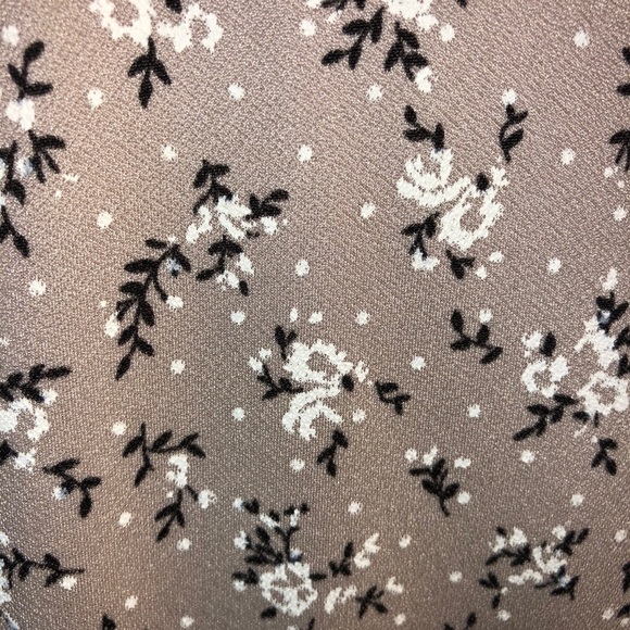 Pretty Little Thing Dress - Picture 10 of 10